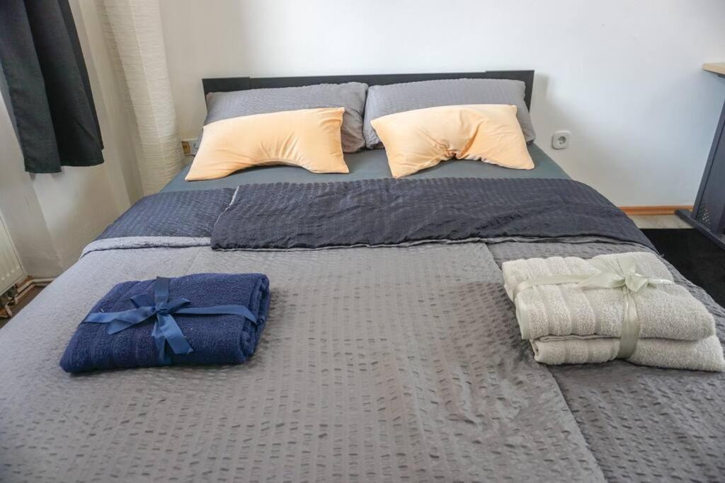 Apartment In Wuppertal - Charmante 3-Zimmer-Oase Mit Kamin Und Badewanne Buitenkant foto