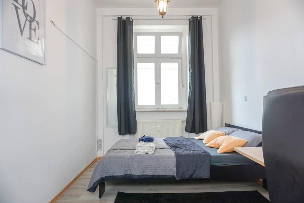 Apartment In Wuppertal - Charmante 3-Zimmer-Oase Mit Kamin Und Badewanne Buitenkant foto