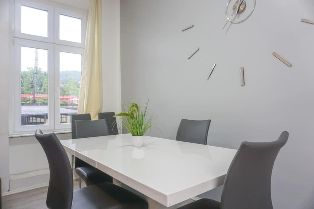 Apartment In Wuppertal - Charmante 3-Zimmer-Oase Mit Kamin Und Badewanne Buitenkant foto