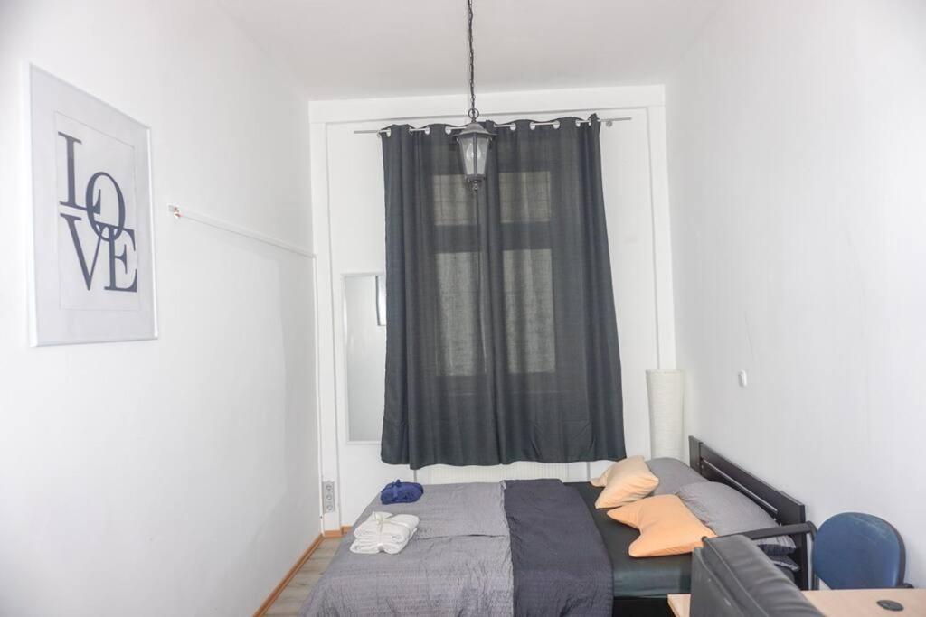 Apartment In Wuppertal - Charmante 3-Zimmer-Oase Mit Kamin Und Badewanne Buitenkant foto