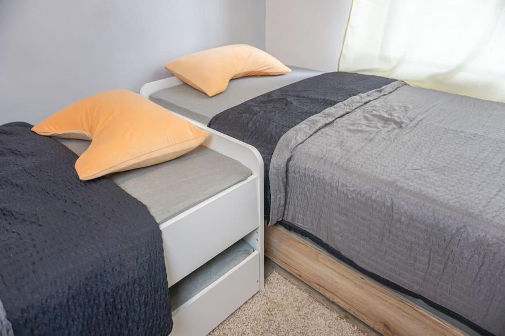 Apartment In Wuppertal - Charmante 3-Zimmer-Oase Mit Kamin Und Badewanne Buitenkant foto