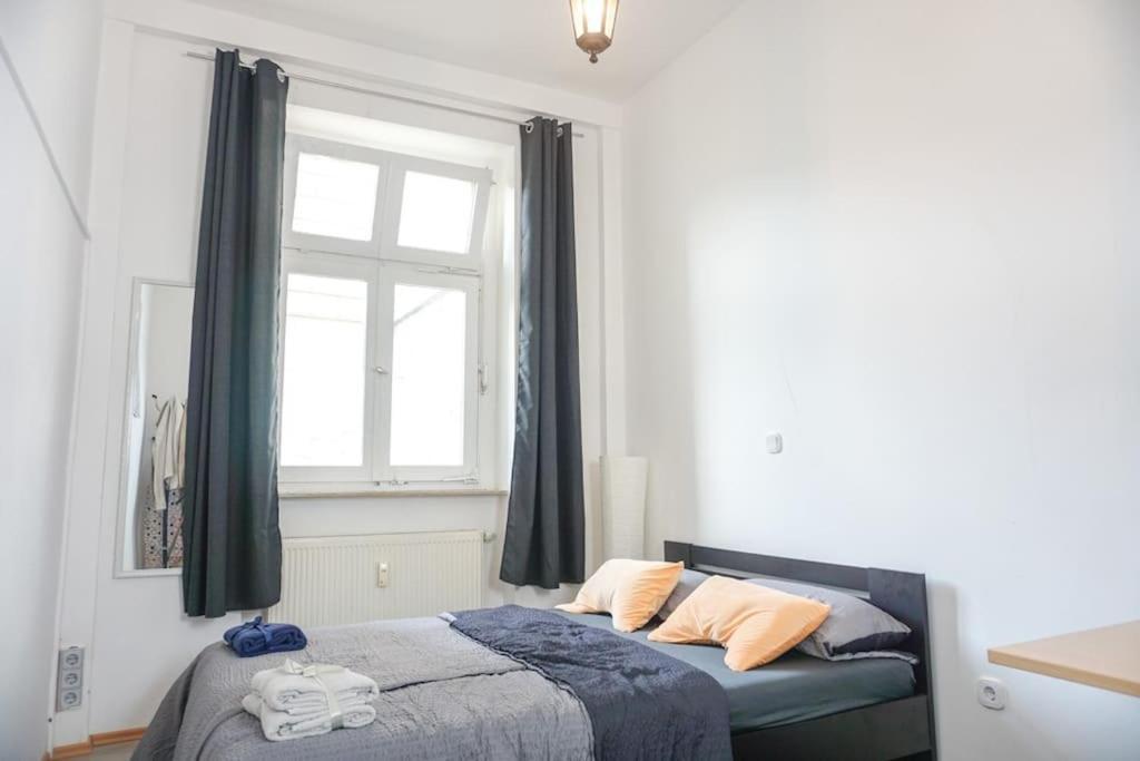 Apartment In Wuppertal - Charmante 3-Zimmer-Oase Mit Kamin Und Badewanne Buitenkant foto