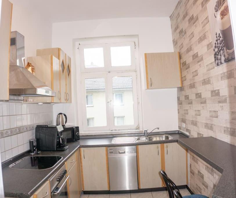 Apartment In Wuppertal - Charmante 3-Zimmer-Oase Mit Kamin Und Badewanne Buitenkant foto