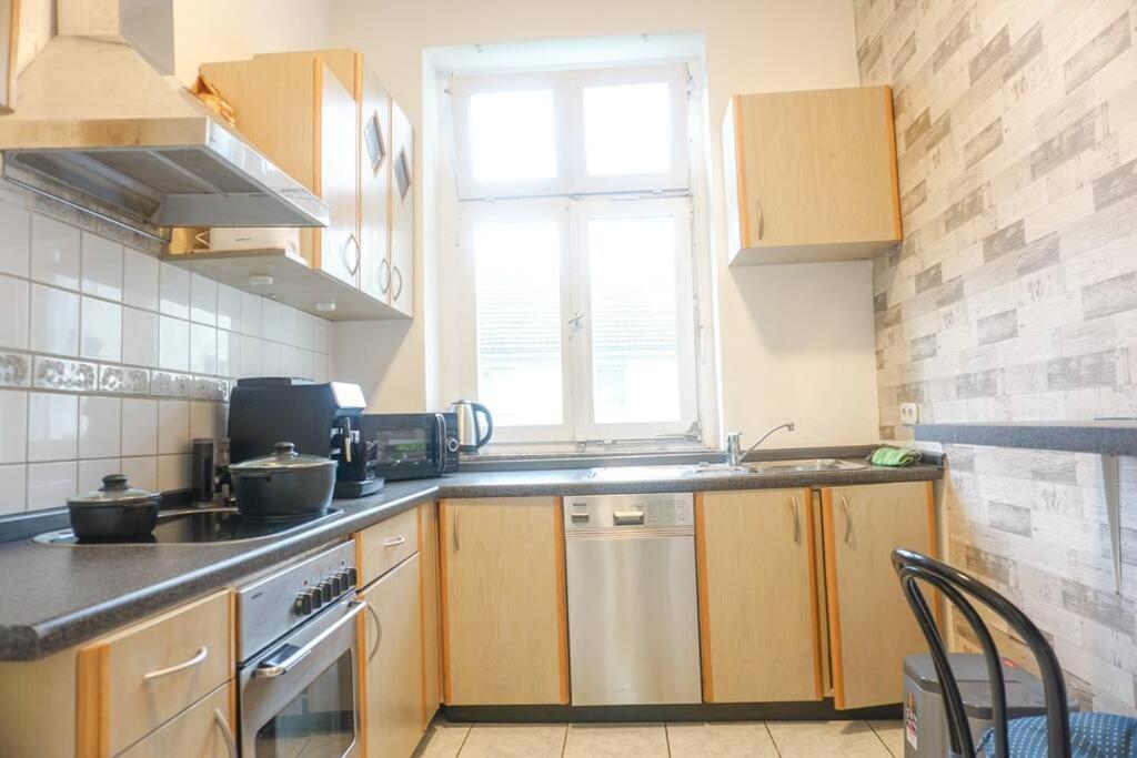 Apartment In Wuppertal - Charmante 3-Zimmer-Oase Mit Kamin Und Badewanne Buitenkant foto