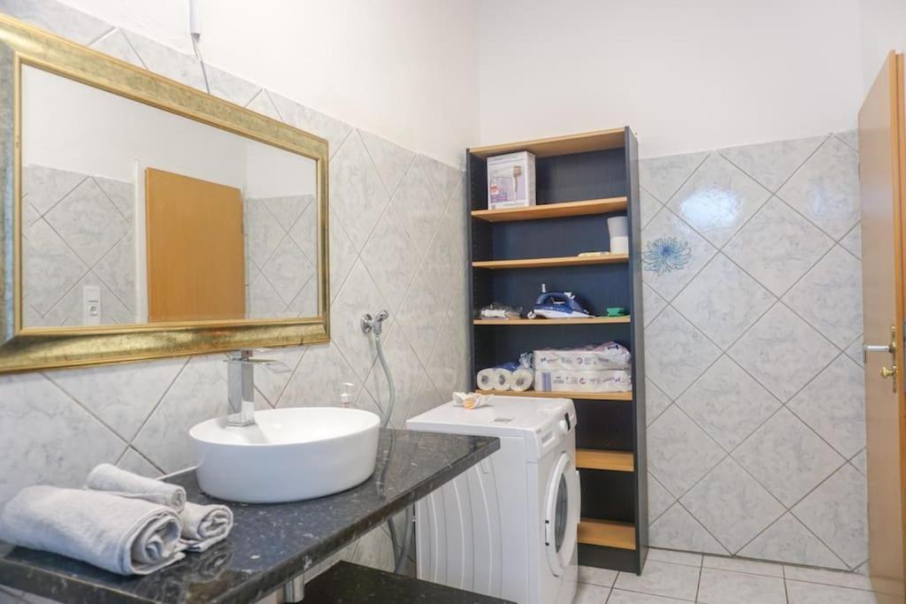 Apartment In Wuppertal - Charmante 3-Zimmer-Oase Mit Kamin Und Badewanne Buitenkant foto