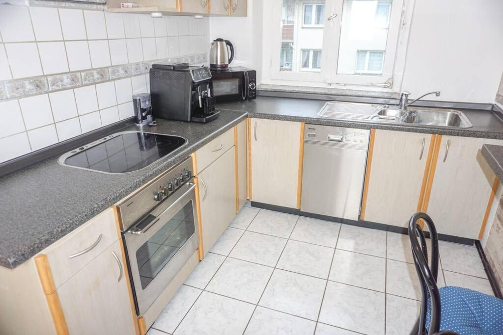 Apartment In Wuppertal - Charmante 3-Zimmer-Oase Mit Kamin Und Badewanne Buitenkant foto